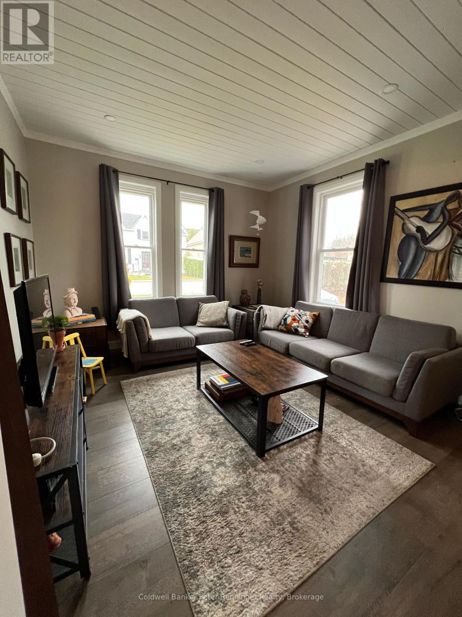 113 William Street, Brockton, Ontario  N0G 2V0 - Photo 4 - X12120793