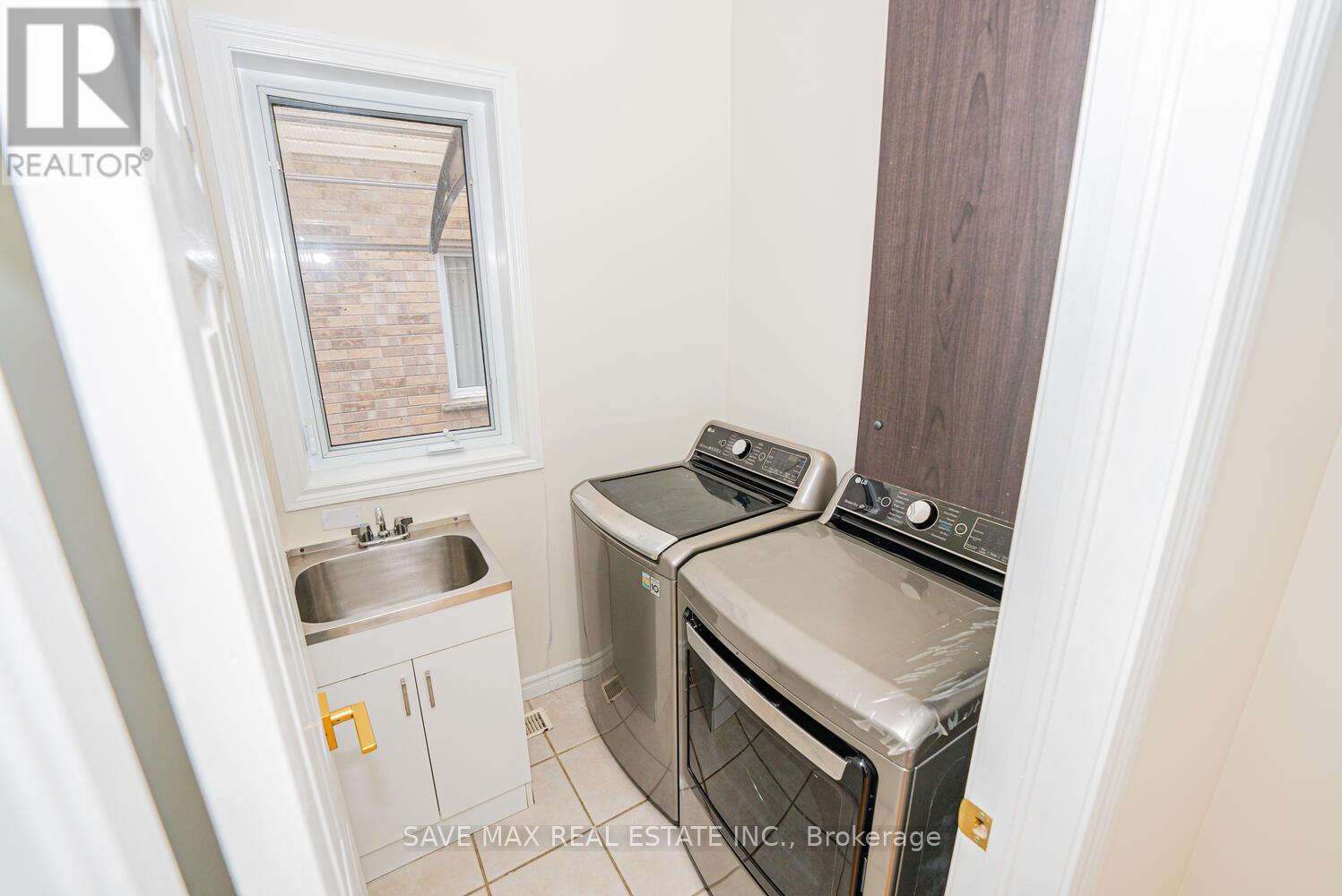 18 Hawkswood Drive, Kitchener, Ontario  N2K 4J6 - Photo 16 - X12120743