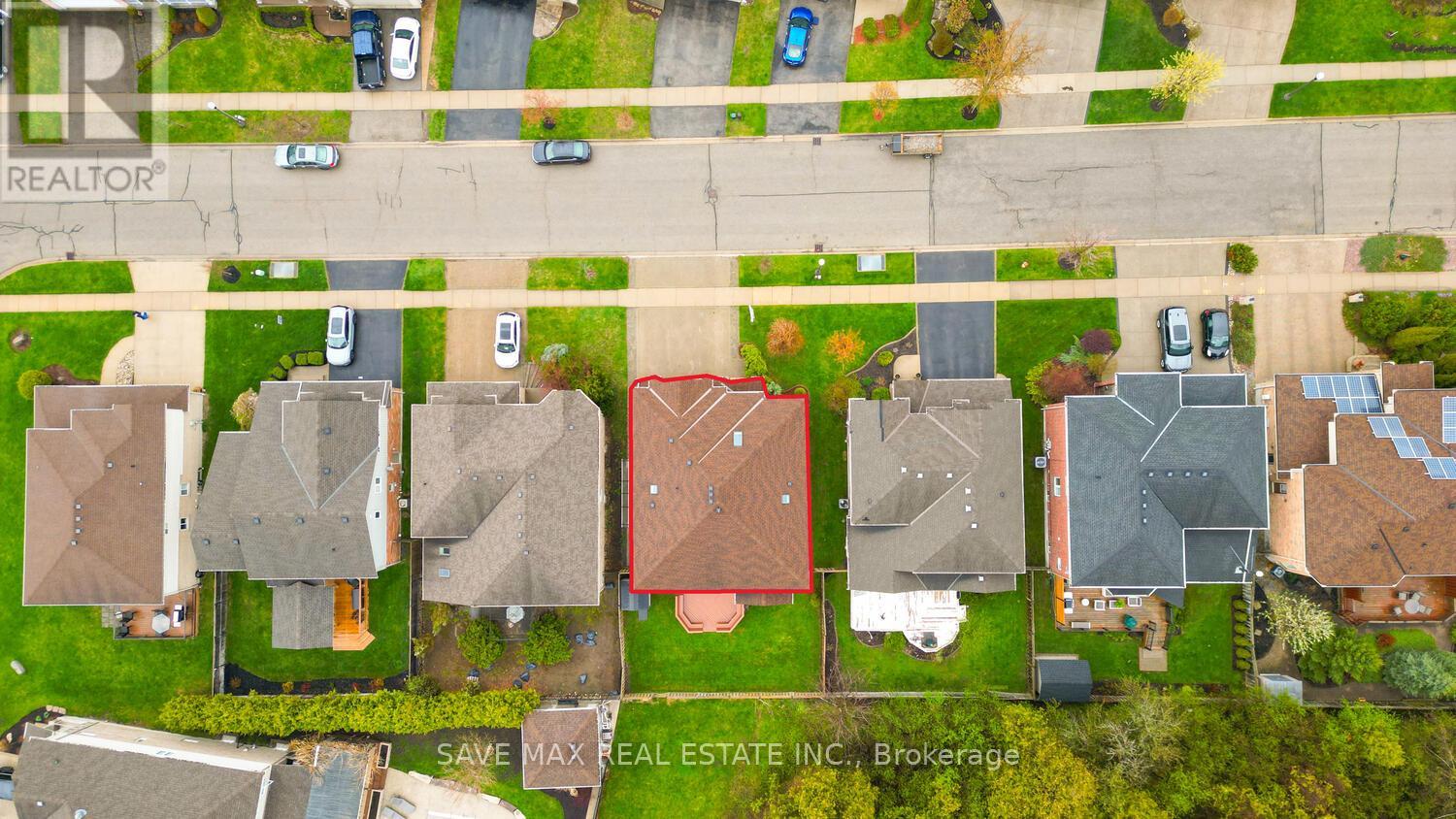 Property at 18 HAWKSWOOD DRIVE image 3