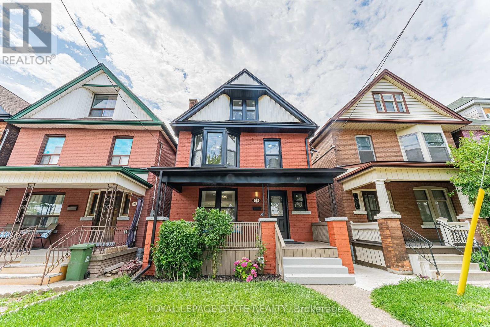 15 BARNESDALE AVENUE N, hamilton (gibson), Ontario