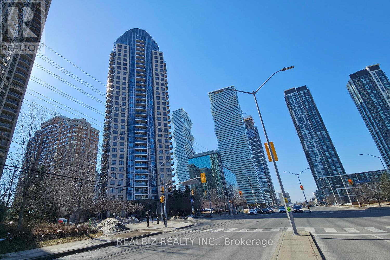802 - 330 Burnhamthorpe Road W, Mississauga, Ontario  L5B 3Y5 - Photo 2 - W12011093