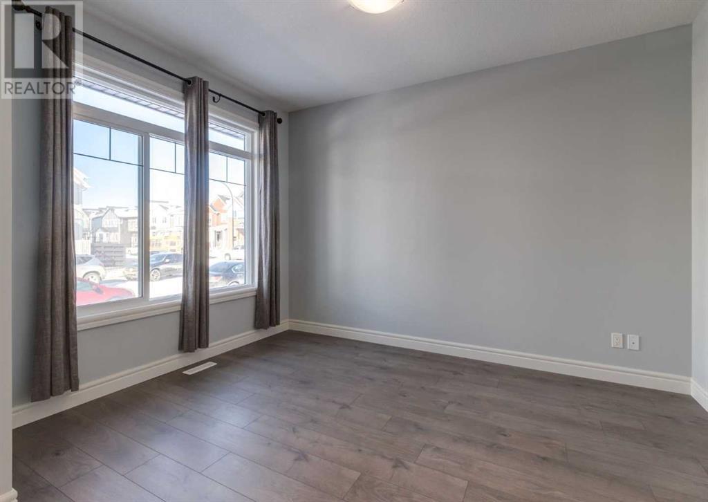 Property at 68 Seton Terrace SE image 3