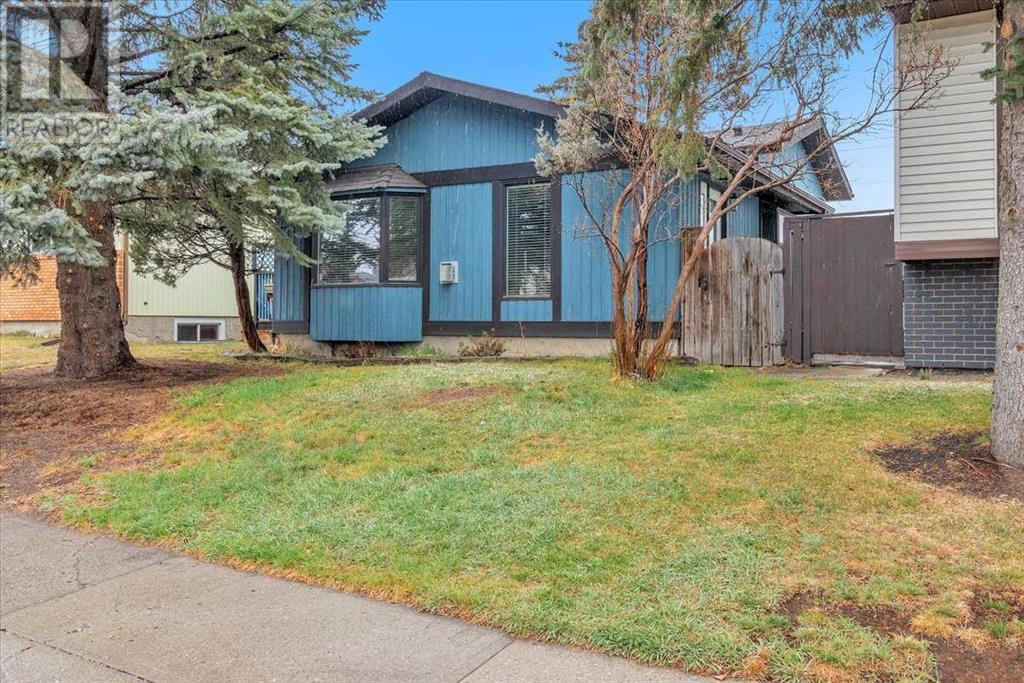 Property at 220 Beddington Circle NE image 2