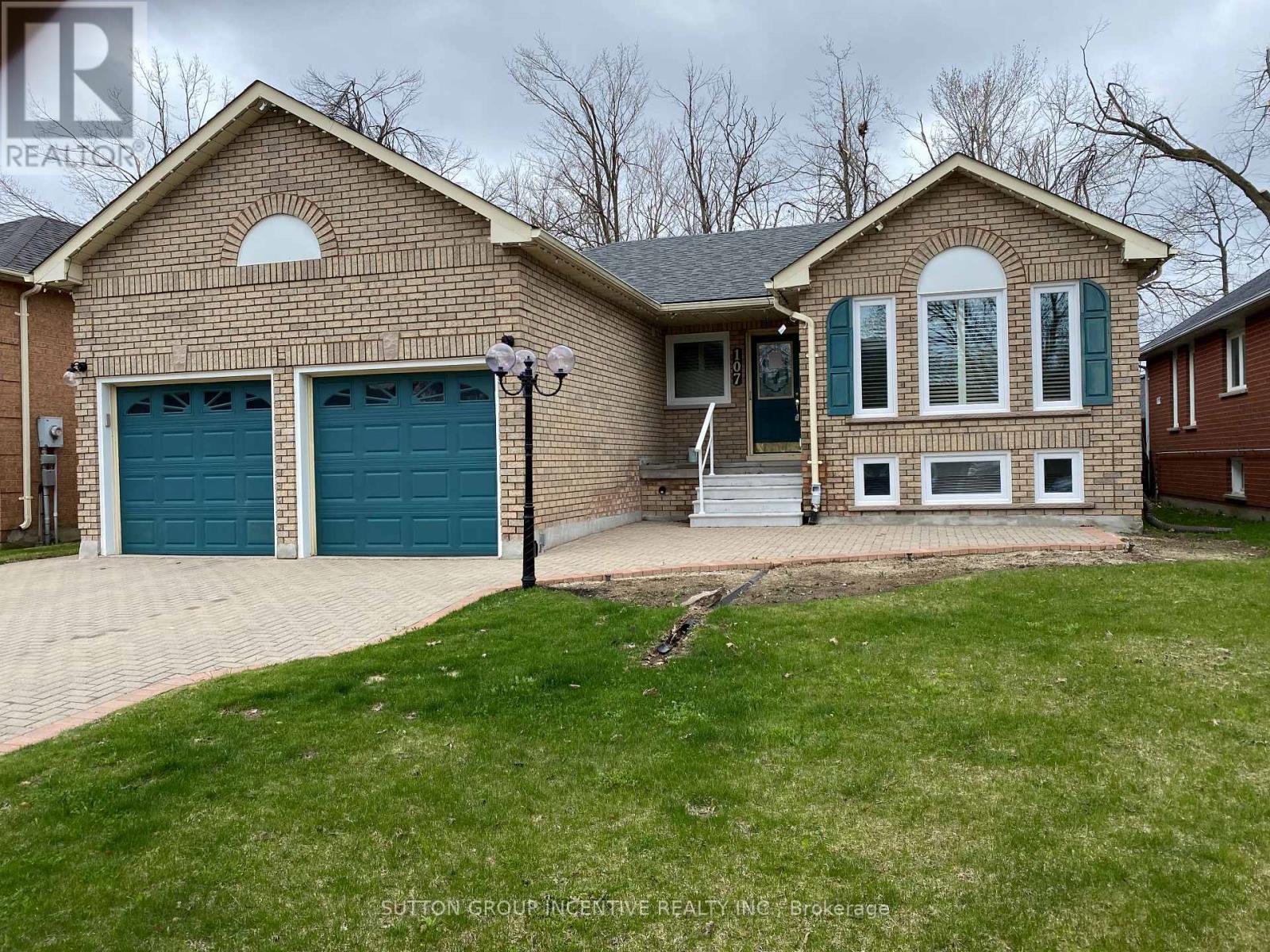 107 BROWN STREET, Barrie, Ontario