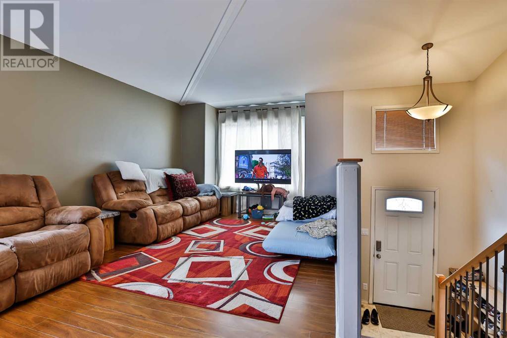 Property at 17 Aberdeen Road W image 5