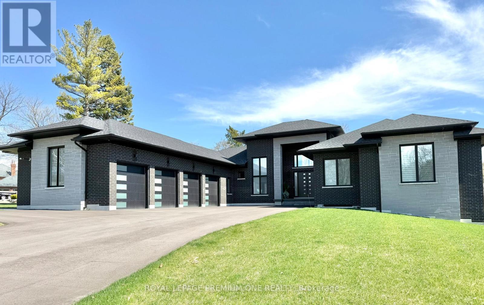11 HOLLYWOOD CRESCENT, King, Ontario