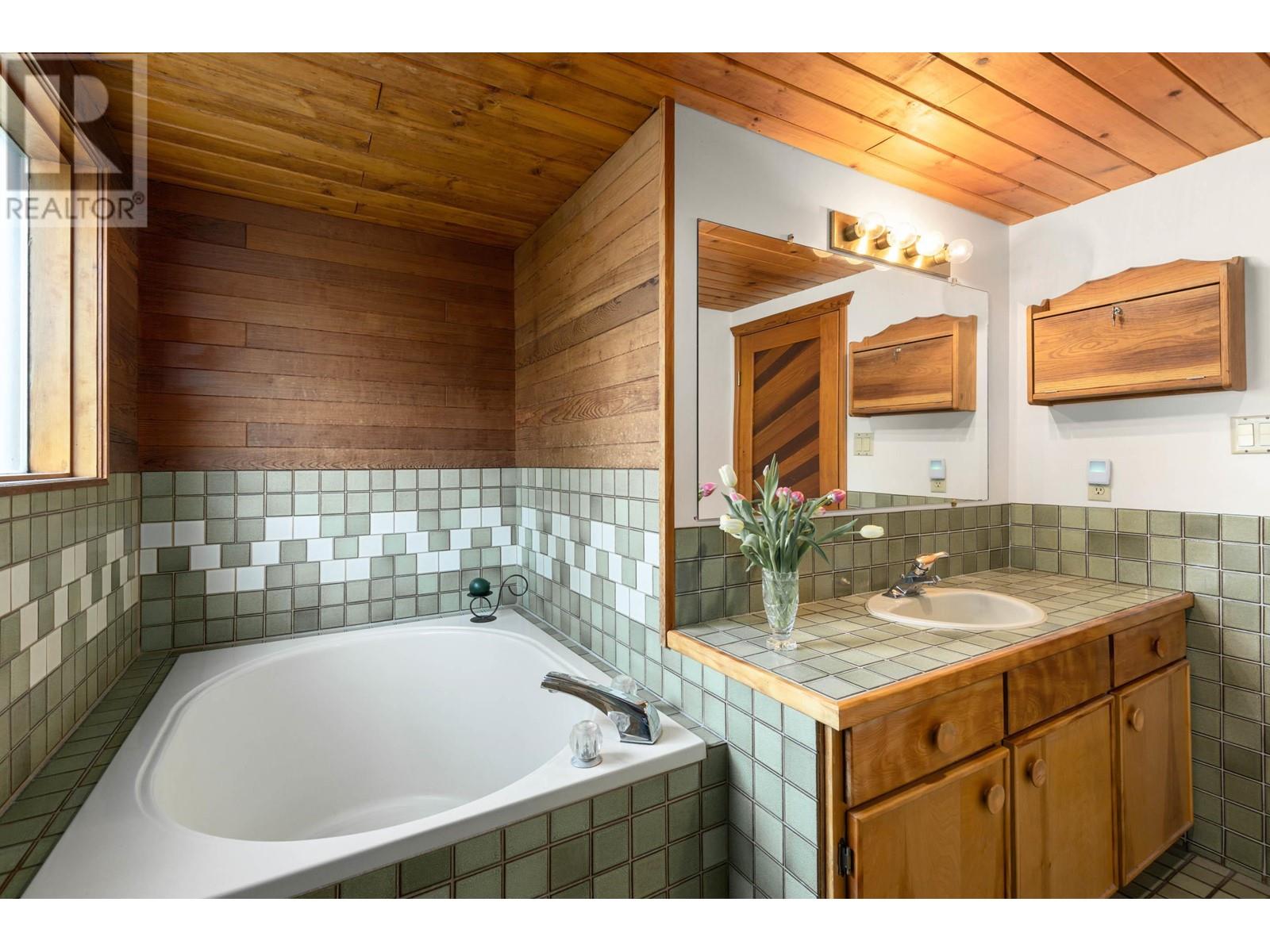 7869 Pemberton Meadows Road, Pemberton, British Columbia  V0N 2L2 - Photo 9 - R2996082