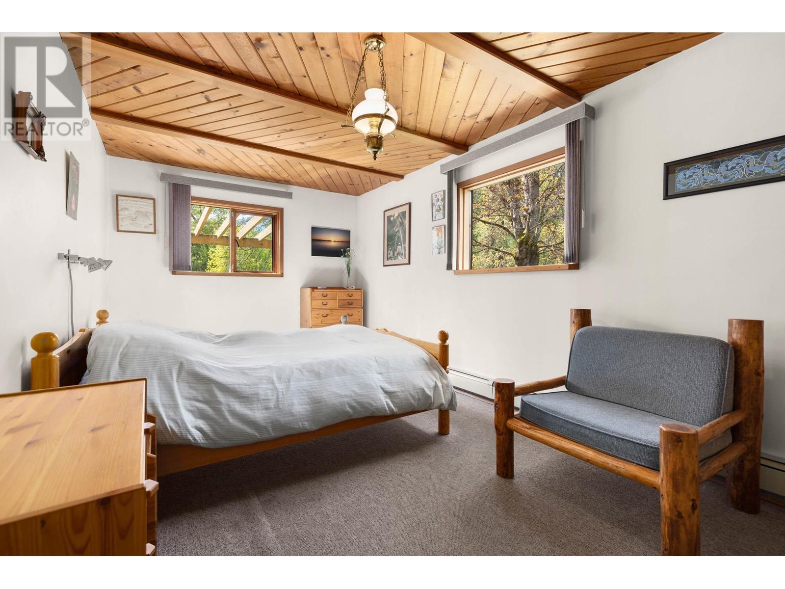 7869 Pemberton Meadows Road, Pemberton, British Columbia  V0N 2L2 - Photo 12 - R2996082