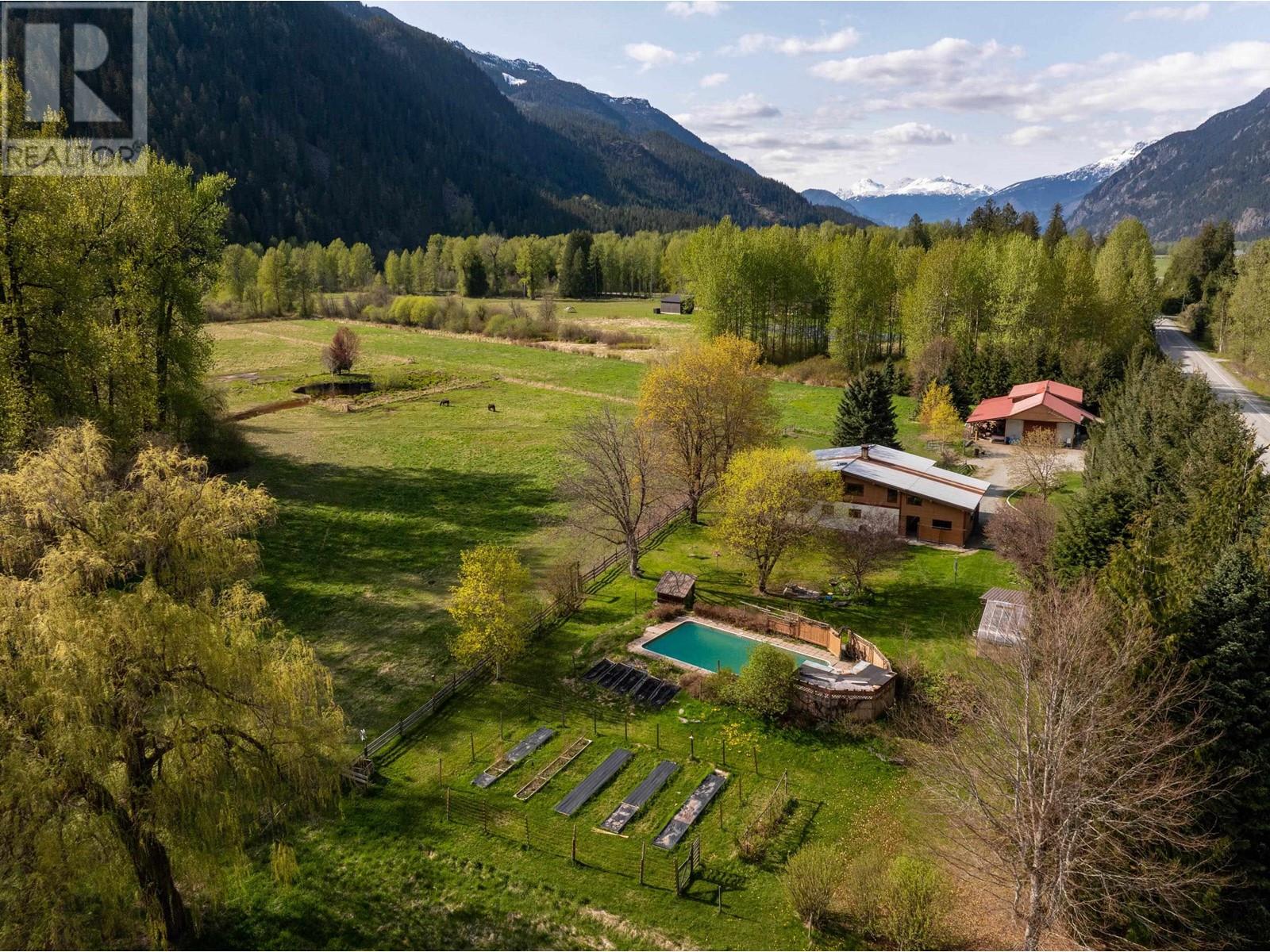 7869 Pemberton Meadows Road, Pemberton, British Columbia  V0N 2L2 - Photo 1 - R2996082