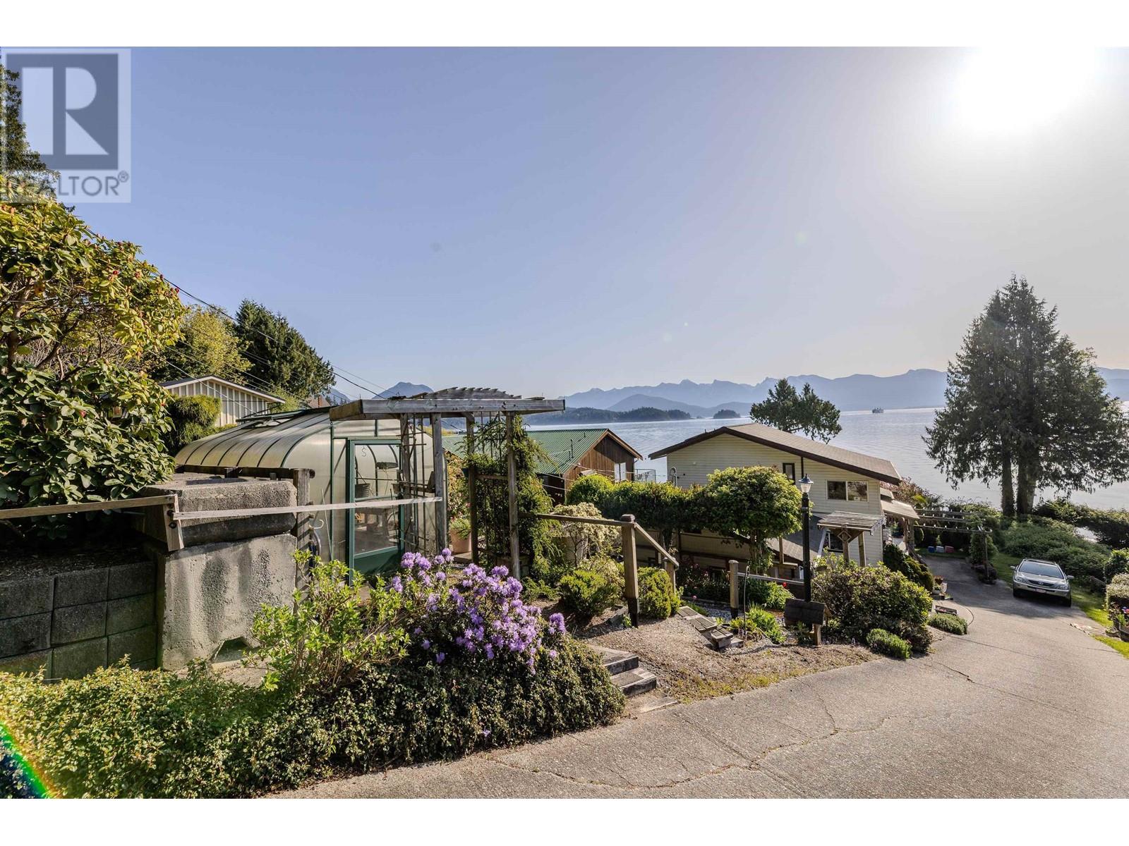 1162 Point Road, Gibsons, British Columbia  V0N 1V1 - Photo 38 - R2992144