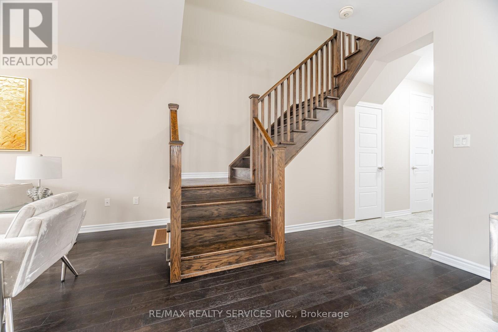74 Phyllis Drive, Caledon, Ontario  L7C 4E2 - Photo 19 - W12095230