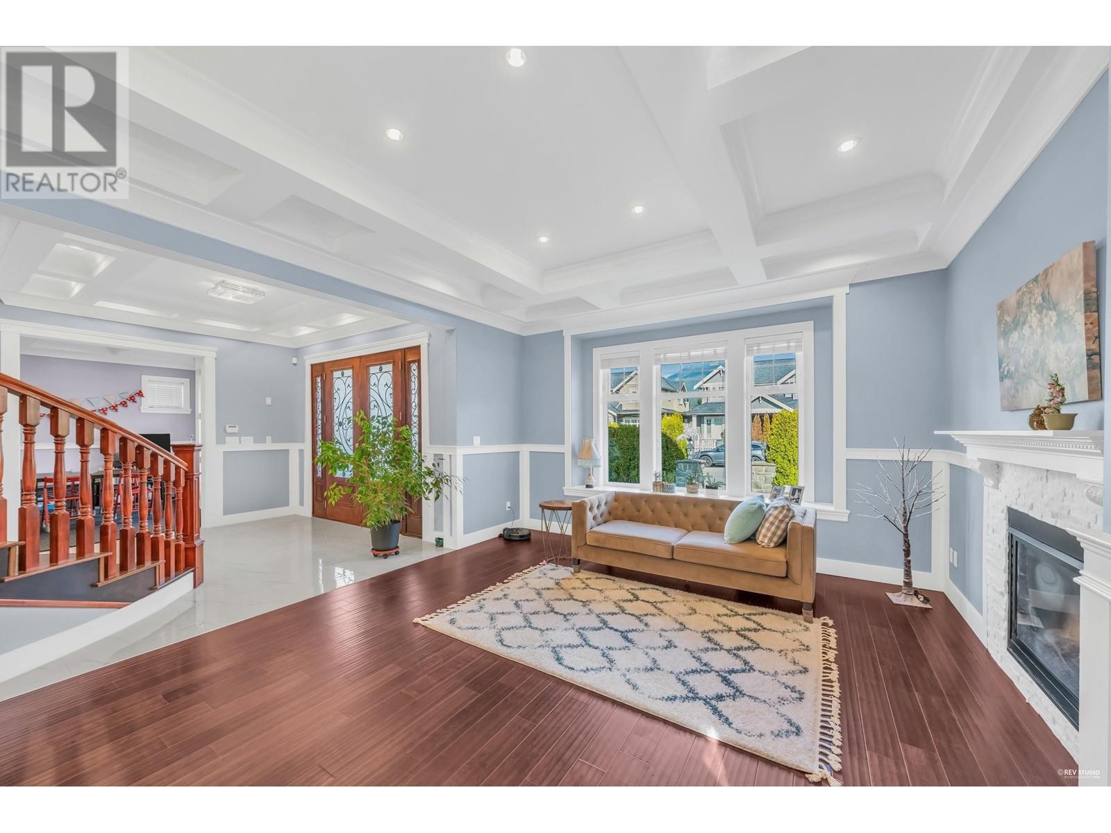 Property at 337 E 17TH STREET image 5