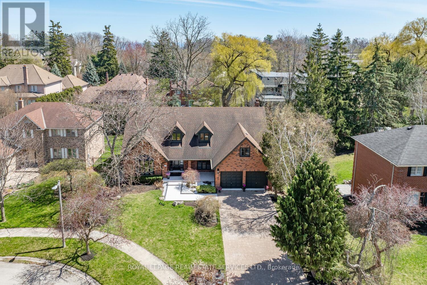 84 Sybella Street, Oakville, Ontario  L6K 2L8 - Photo 2 - W12109844