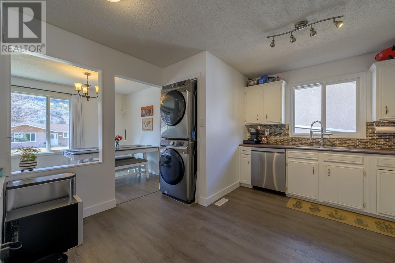 2547 Tupela Drive, Kamloops, British Columbia  V2B 6V8 - Photo 10 - 10346078
