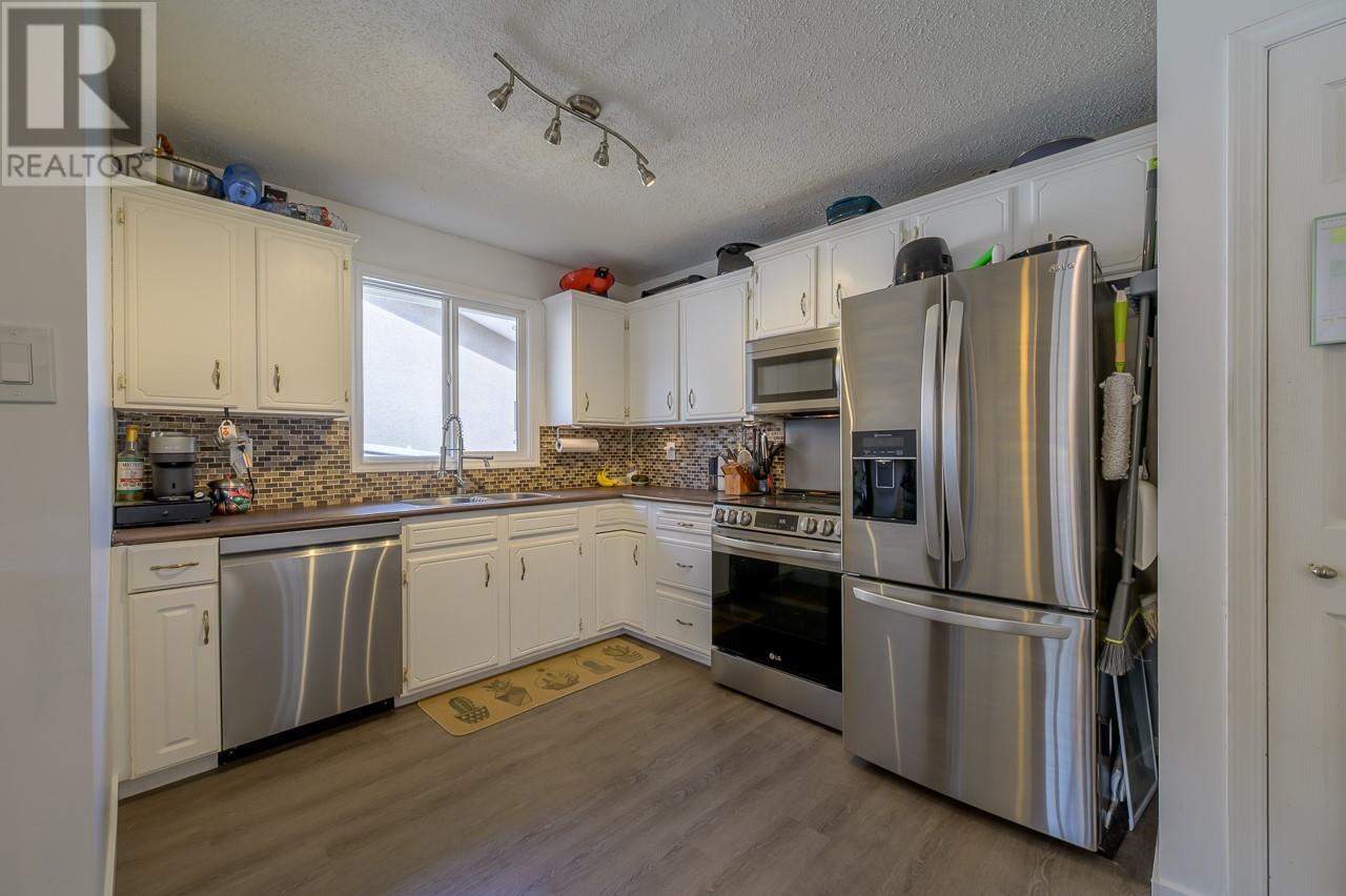 2547 Tupela Drive, Kamloops, British Columbia  V2B 6V8 - Photo 11 - 10346078
