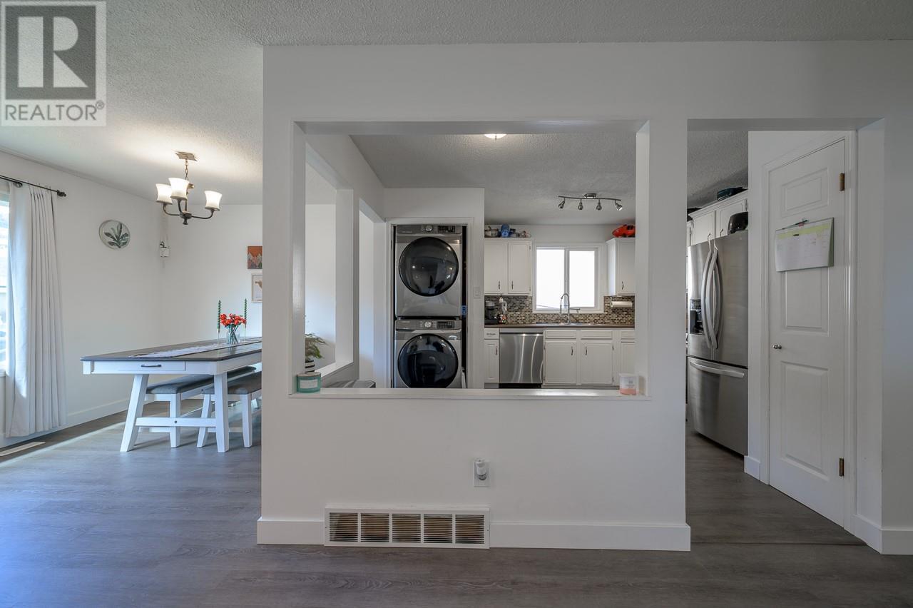 2547 Tupela Drive, Kamloops, British Columbia  V2B 6V8 - Photo 8 - 10346078