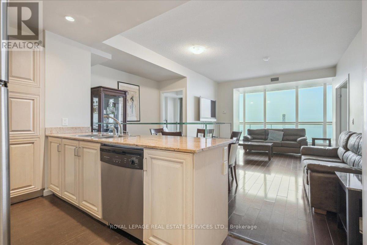 1007 - 218 Queens Quay W, Toronto, Ontario  M5J 2Y6 - Photo 16 - C12117883