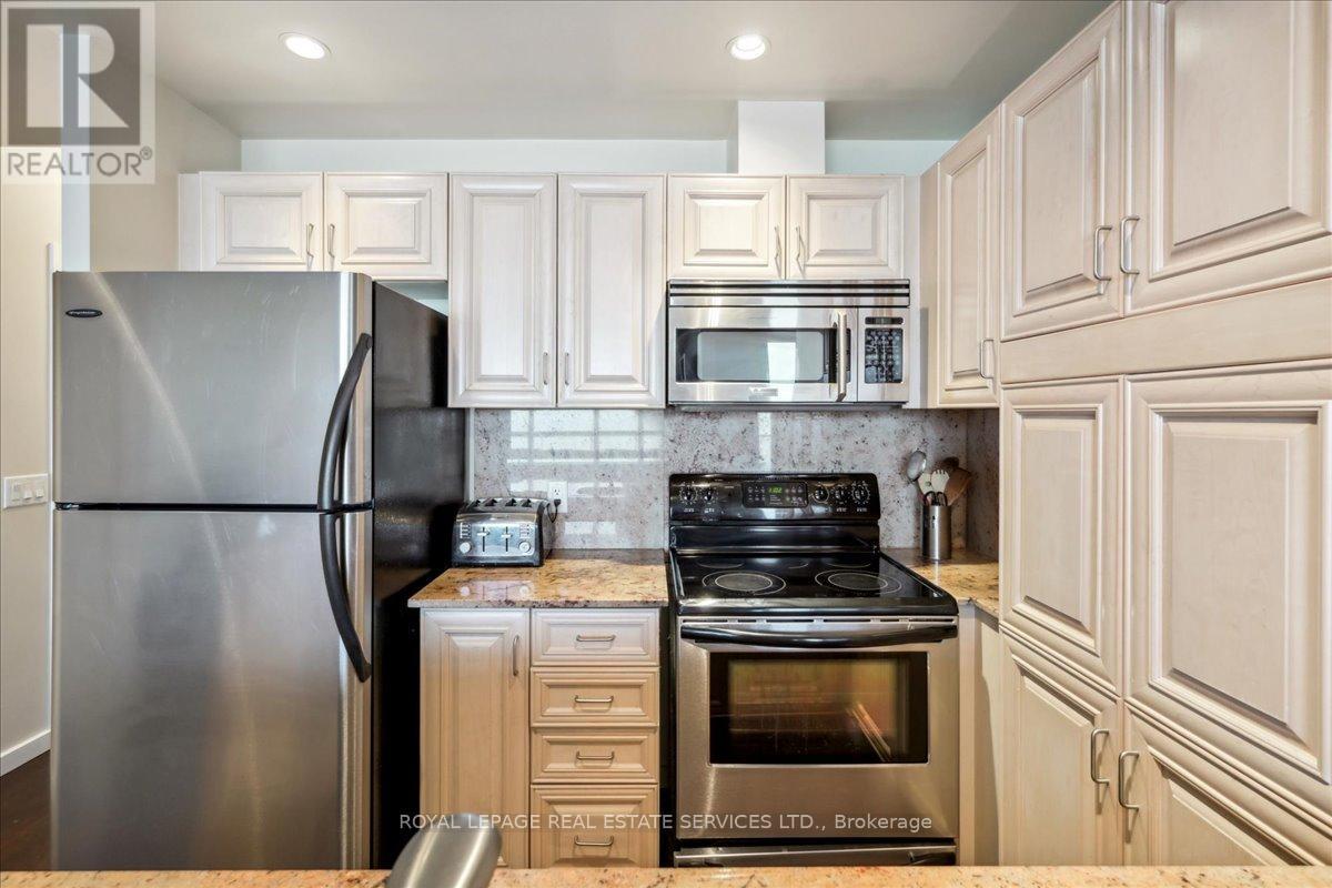 1007 - 218 Queens Quay W, Toronto, Ontario  M5J 2Y6 - Photo 25 - C12117883