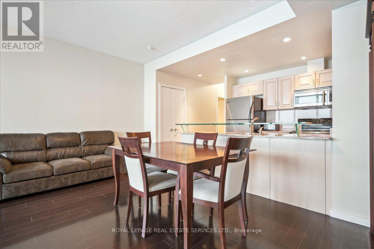 1007 - 218 Queens Quay W, Toronto, Ontario  M5J 2Y6 - Photo 24 - C12117883