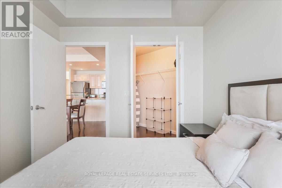 1007 - 218 Queens Quay W, Toronto, Ontario  M5J 2Y6 - Photo 37 - C12117883