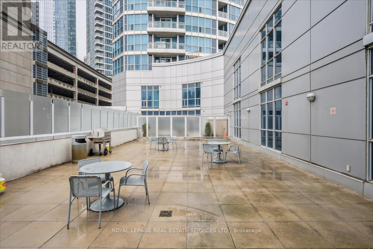 1007 - 218 Queens Quay W, Toronto, Ontario  M5J 2Y6 - Photo 48 - C12117883