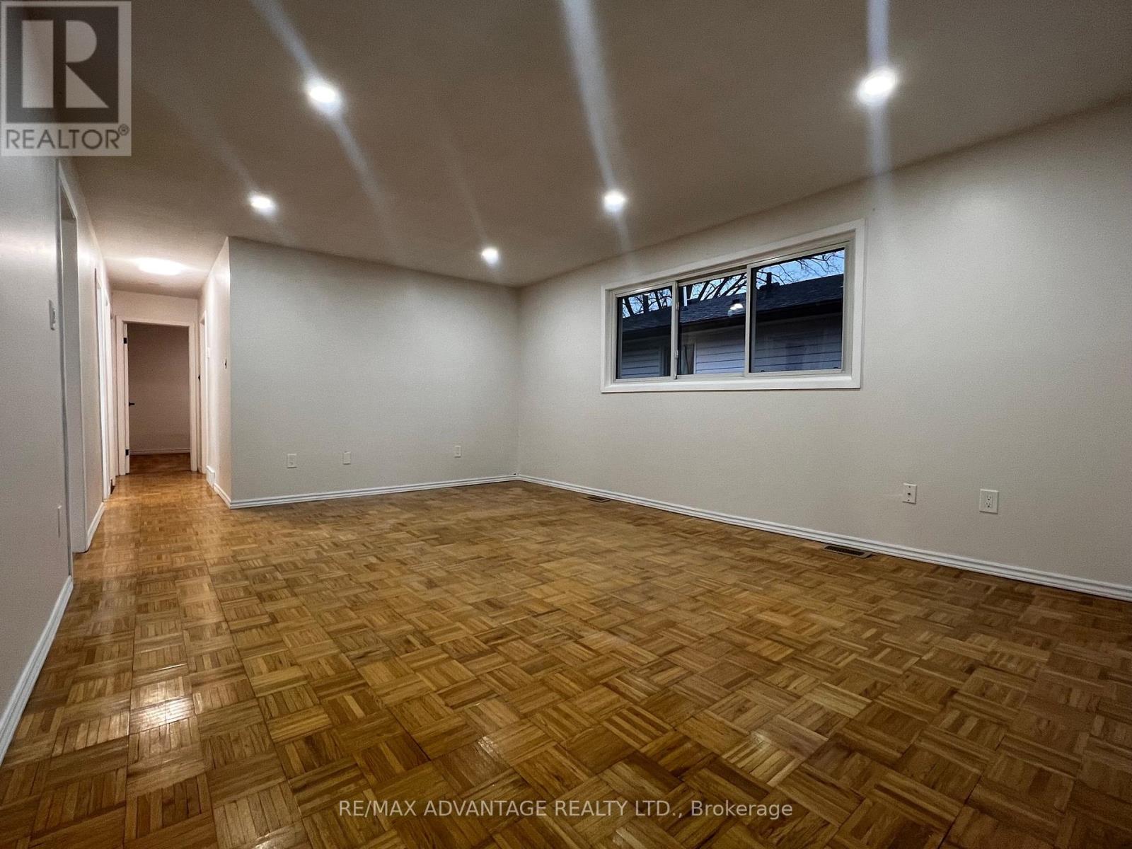 1 Upper - 296 Phyllis Street, London South, Ontario N6J 2Z4 - Photo 4 - X12120936
