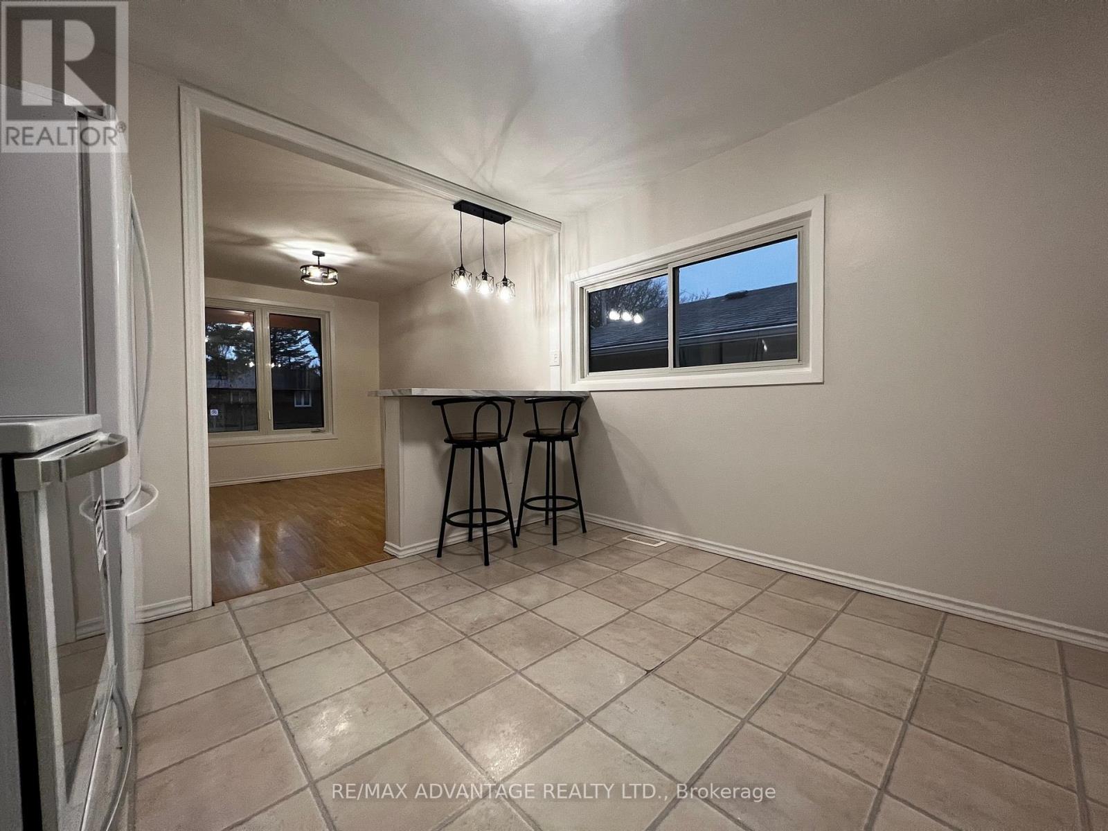 1 Upper - 296 Phyllis Street, London South, Ontario  N6J 2Z4 - Photo 6 - X12120936