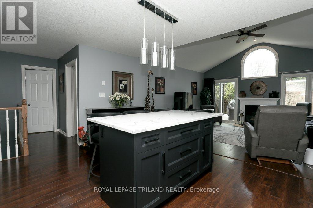 40 Pear Tree Avenue, St. Thomas, Ontario  N5R 1L2 - Photo 11 - X12120941