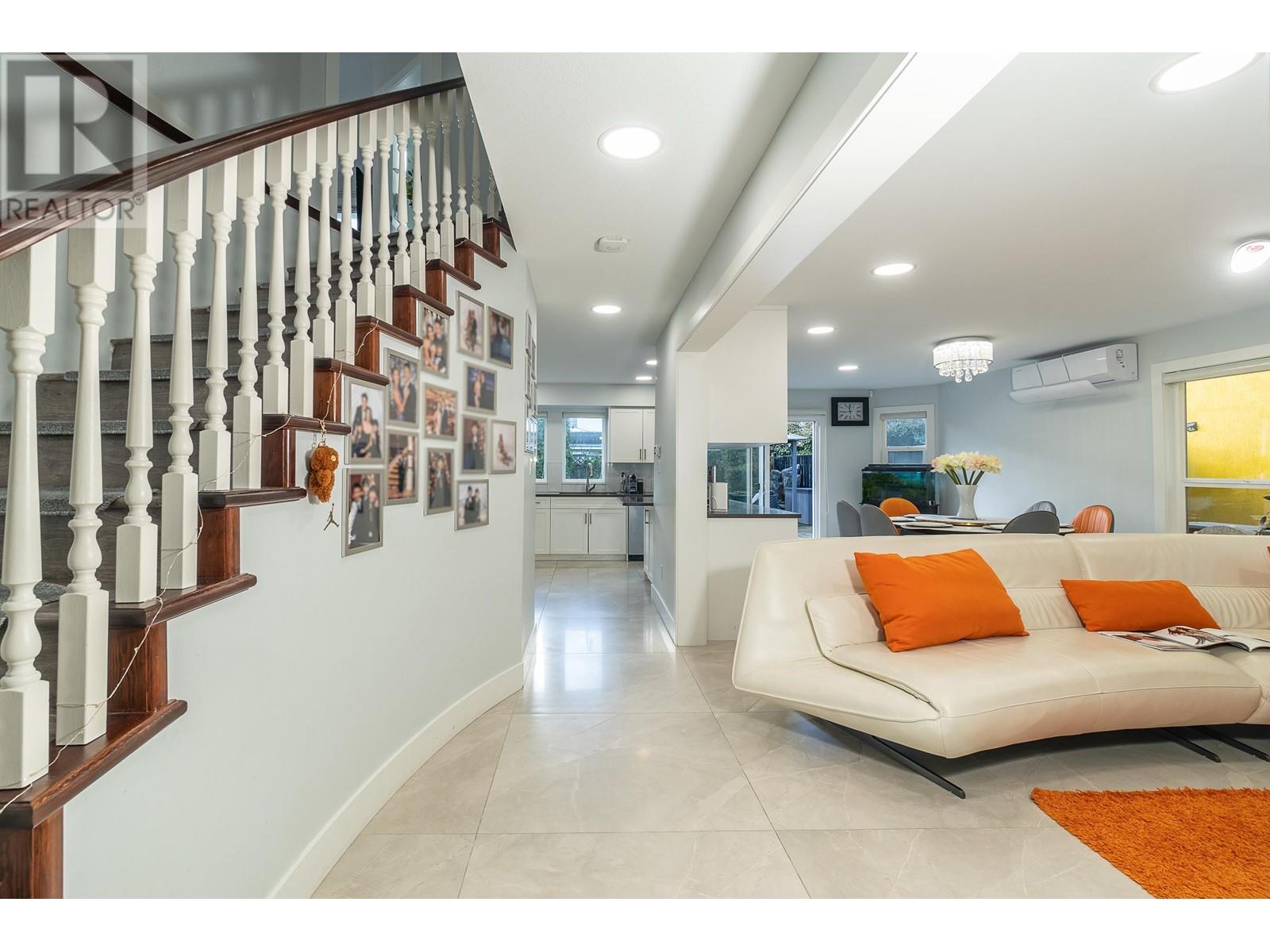 Listing Picture 4 of 33 : 10760 FINLAYSON DRIVE, Richmond / 烈治文 - 魯藝地產 Yvonne Lu Group - MLS Medallion Club Member