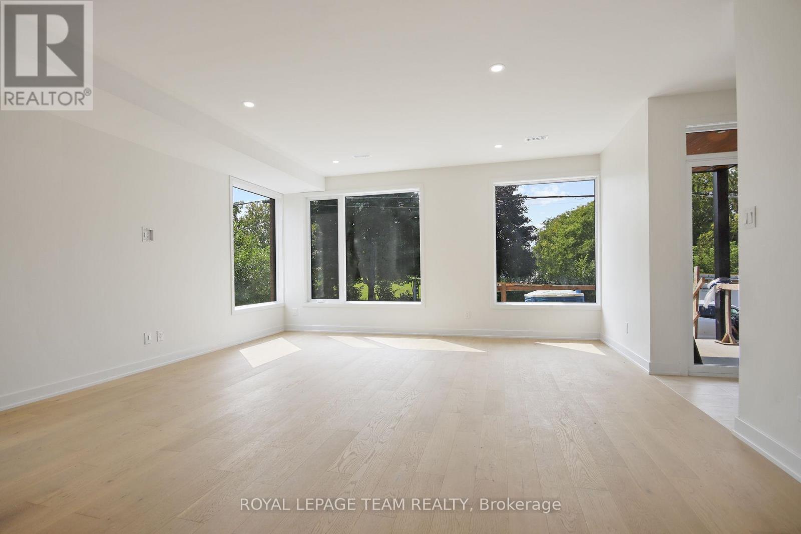 Property at B/B2 - 241 BREEZEHILL AVENUE S image 4