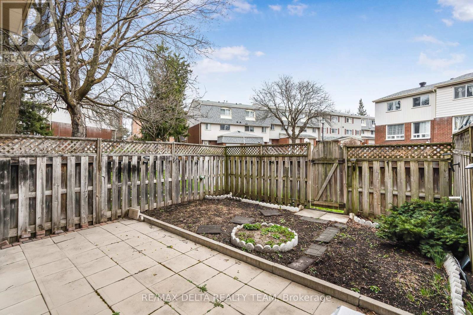 49 - 2115 Erinbrook Crescent, Ottawa, Ontario  K1B 4J5 - Photo 22 - X12120922