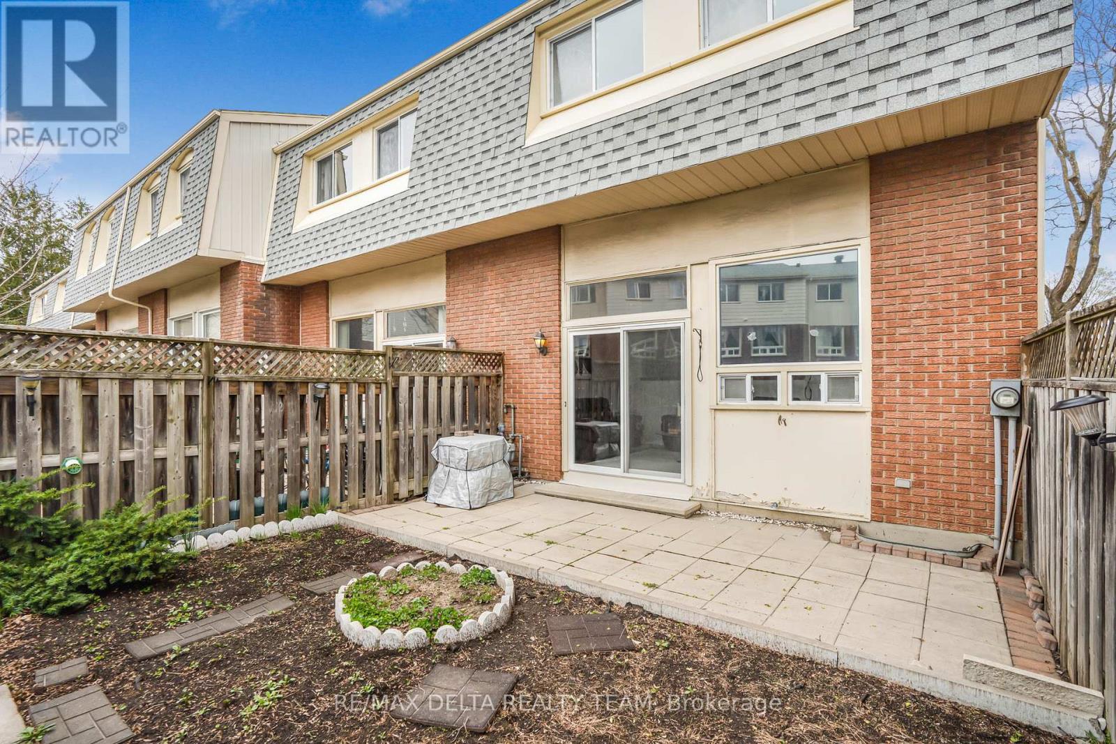 49 - 2115 Erinbrook Crescent, Ottawa, Ontario  K1B 4J5 - Photo 23 - X12120922