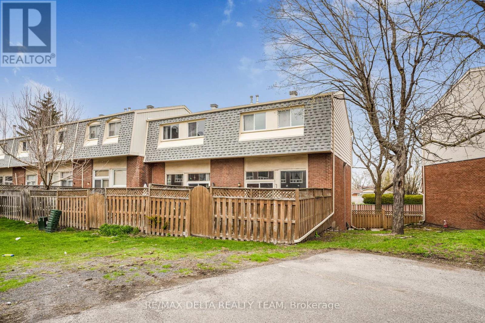 49 - 2115 Erinbrook Crescent, Ottawa, Ontario  K1B 4J5 - Photo 24 - X12120922