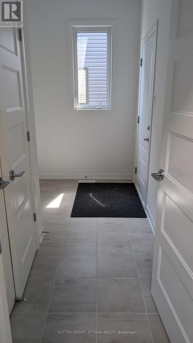 1276 Diamond Street, Clarence-Rockland, Ontario  K4K 0J2 - Photo 11 - X12120971