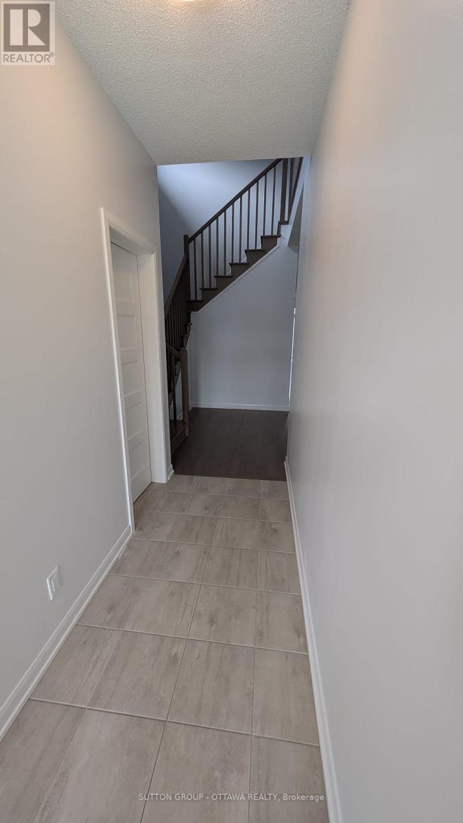 1276 Diamond Street, Clarence-Rockland, Ontario  K4K 0J2 - Photo 7 - X12120971