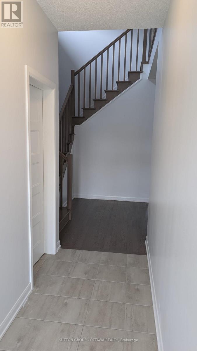 1276 Diamond Street, Clarence-Rockland, Ontario  K4K 0J2 - Photo 8 - X12120971