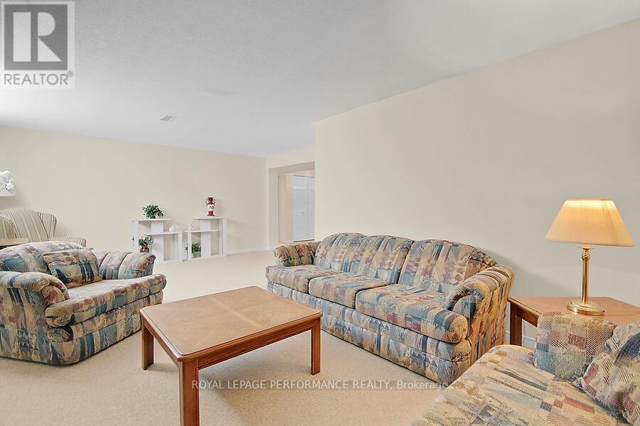 6 Briardale Crescent, Ottawa, Ontario  K2E 1C2 - Photo 40 - X12121005