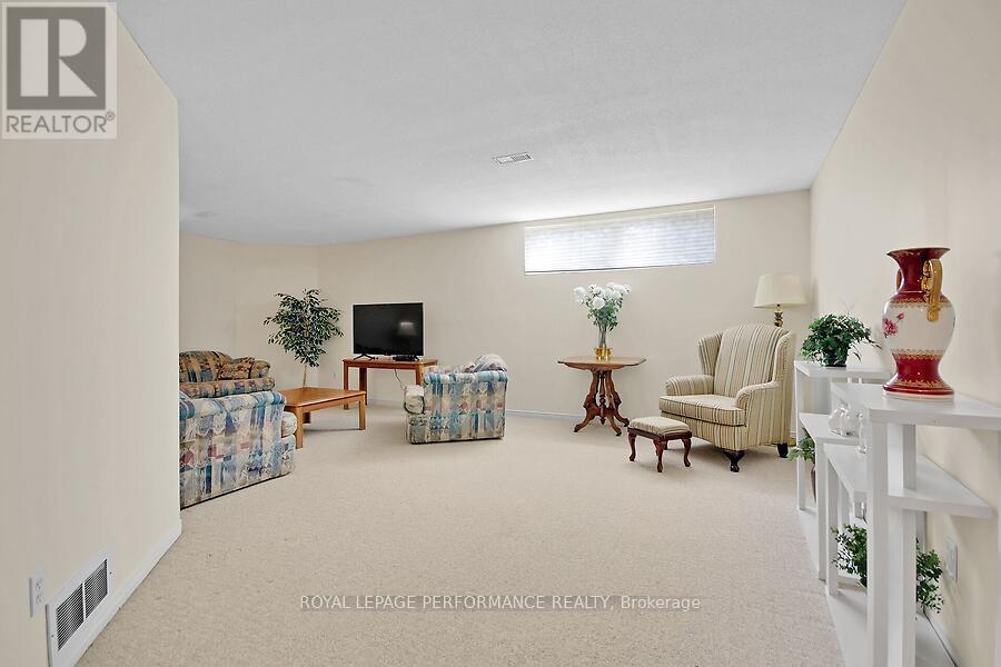 6 Briardale Crescent, Ottawa, Ontario  K2E 1C2 - Photo 42 - X12121005