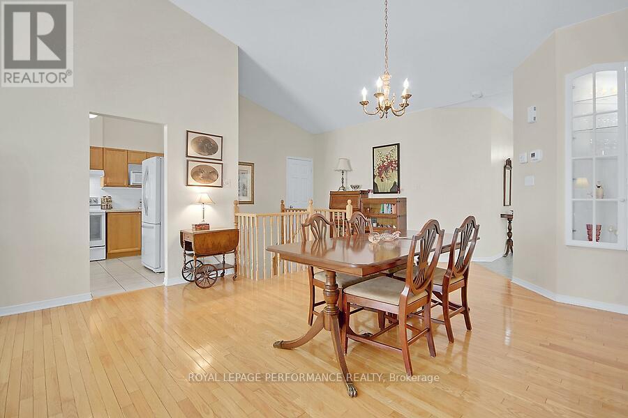 6 Briardale Crescent, Ottawa, Ontario  K2E 1C2 - Photo 9 - X12121005