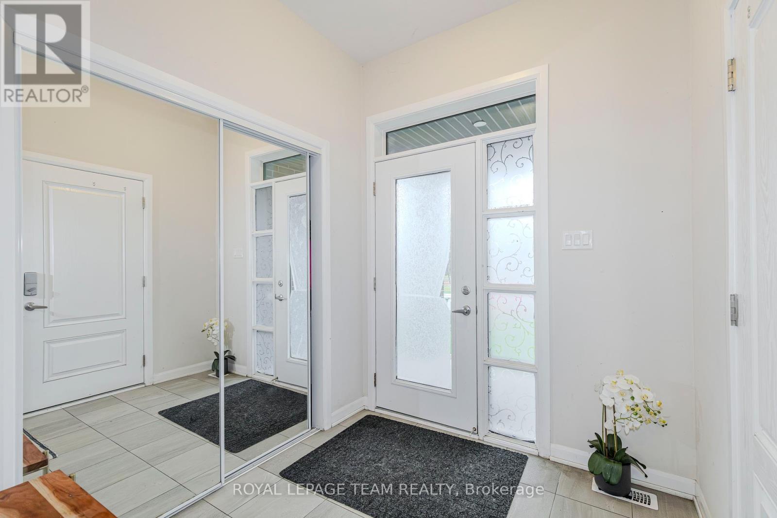 2004 Caltra Crescent, Ottawa, Ontario  K2J 6V4 - Photo 2 - X12121012
