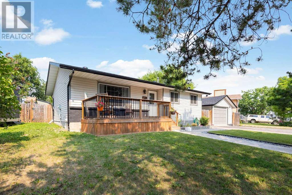 Property at 149 Ermine Crescent image 3
