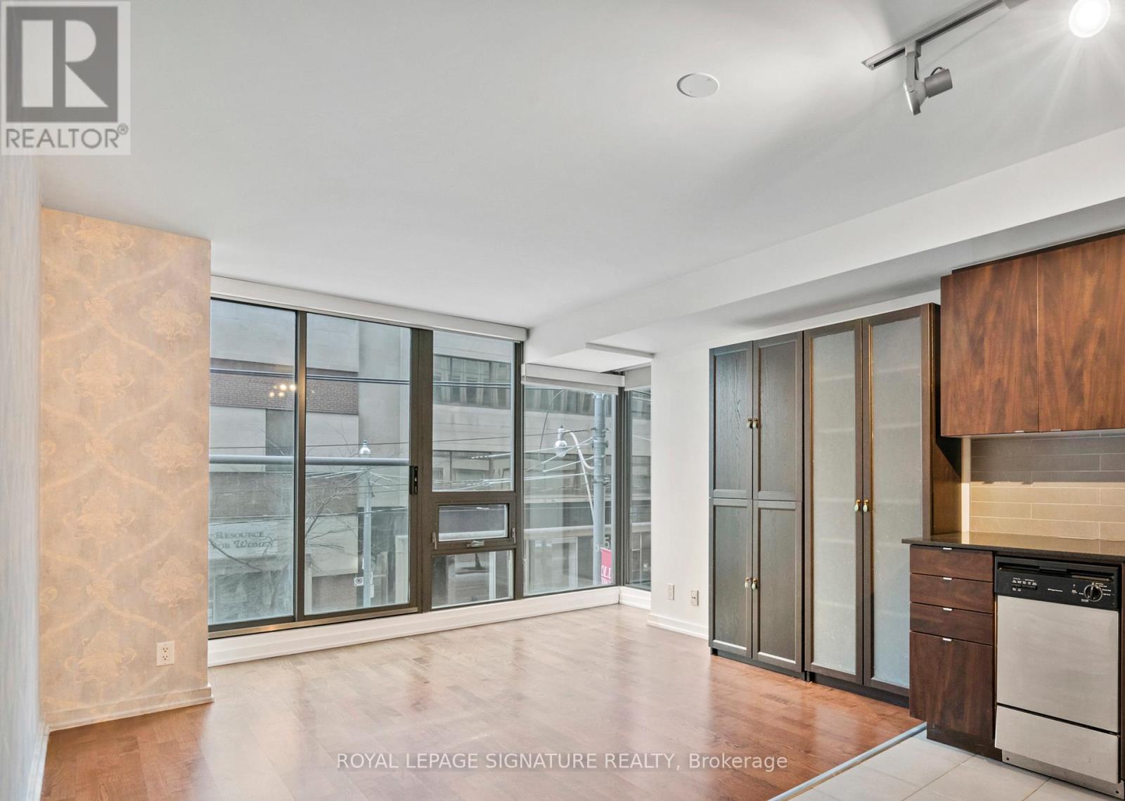 201 - 33 Lombard Street, Toronto (Church-Yonge Corridor), Ontario  M5C 3H8 - Photo 6 - C12120795