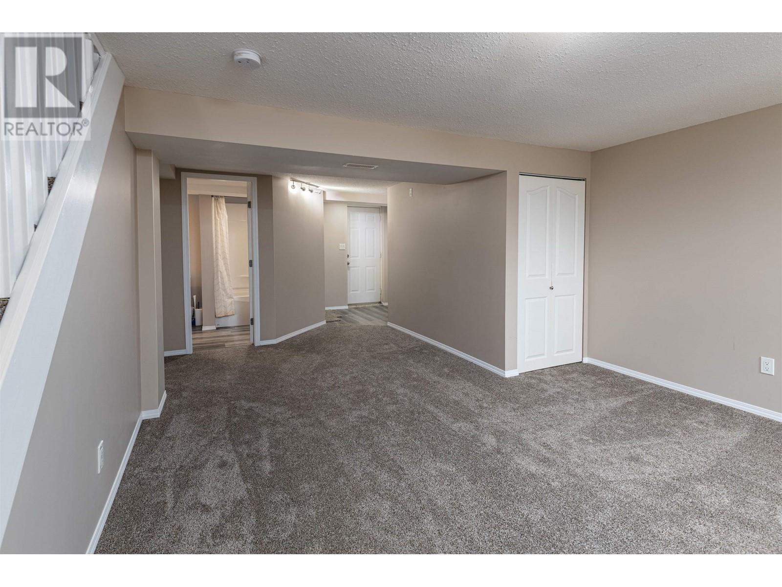 4413-4415 GREIG AVENUE Terrace Photo 23