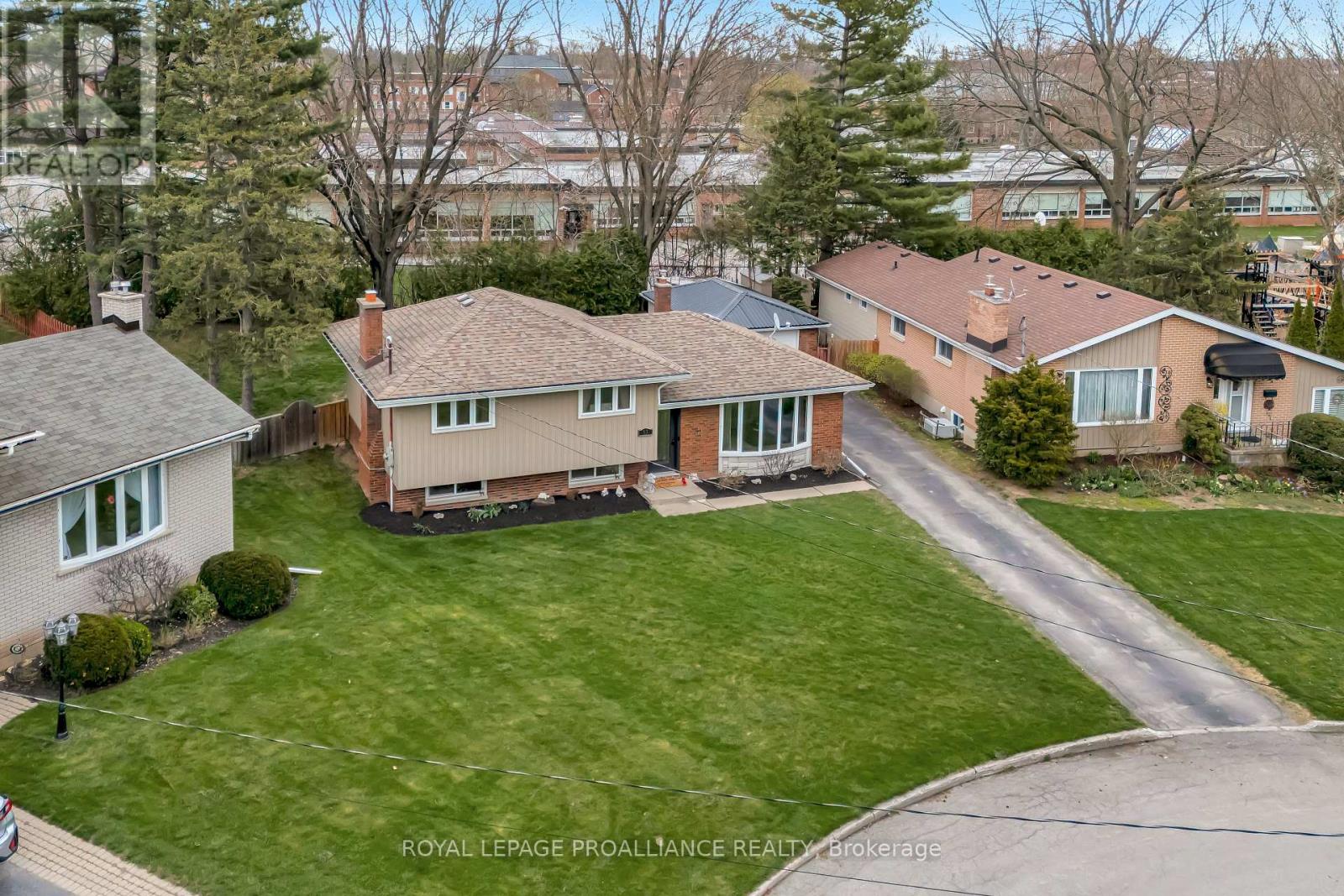 37 Applewood Drive, Belleville, Ontario  K8P 4E3 - Photo 39 - X12120963