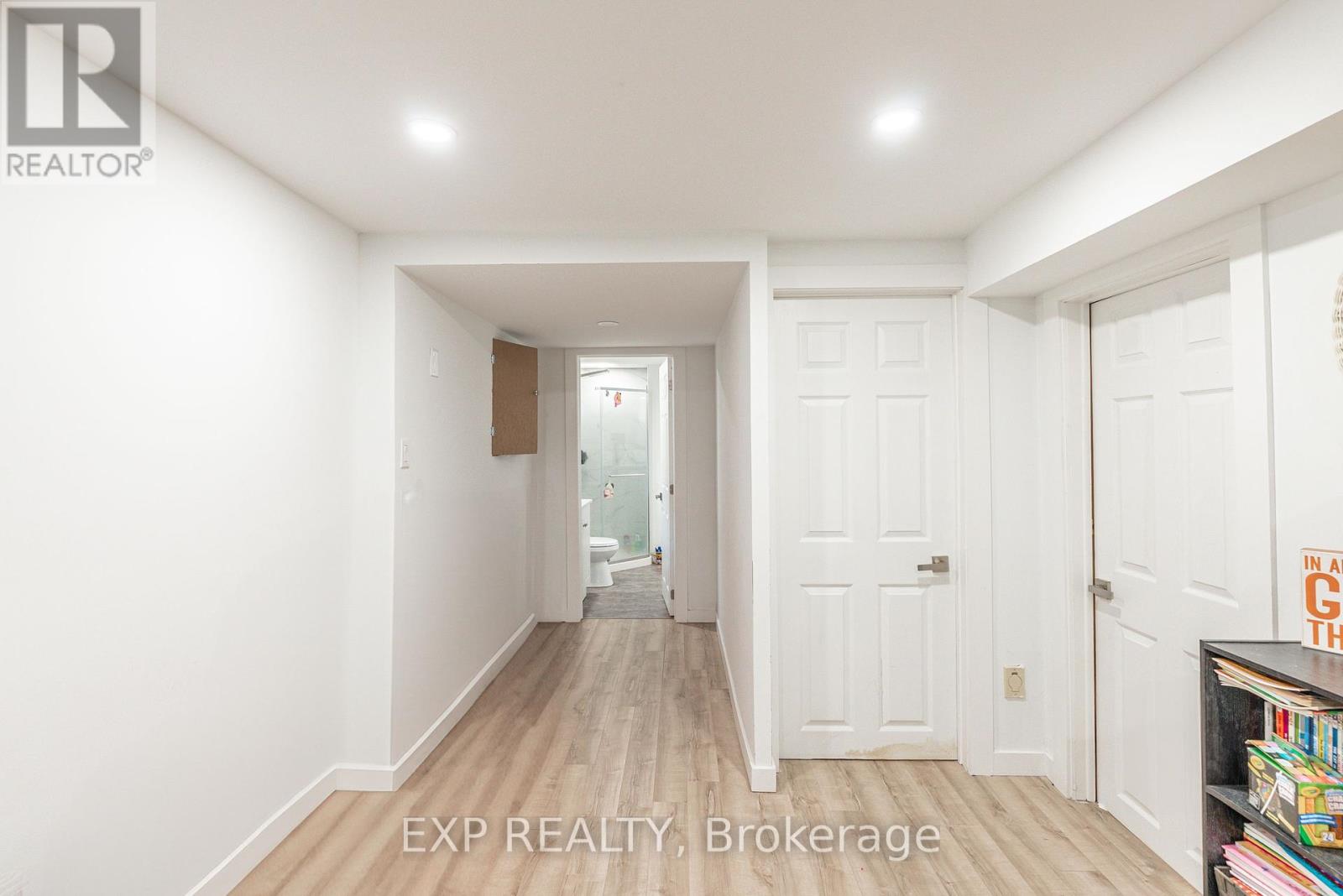 Lower - 90 Commercial Street, Welland (Lincoln/crowland), Ontario  L3B 5Y9 - Photo 11 - X12120872