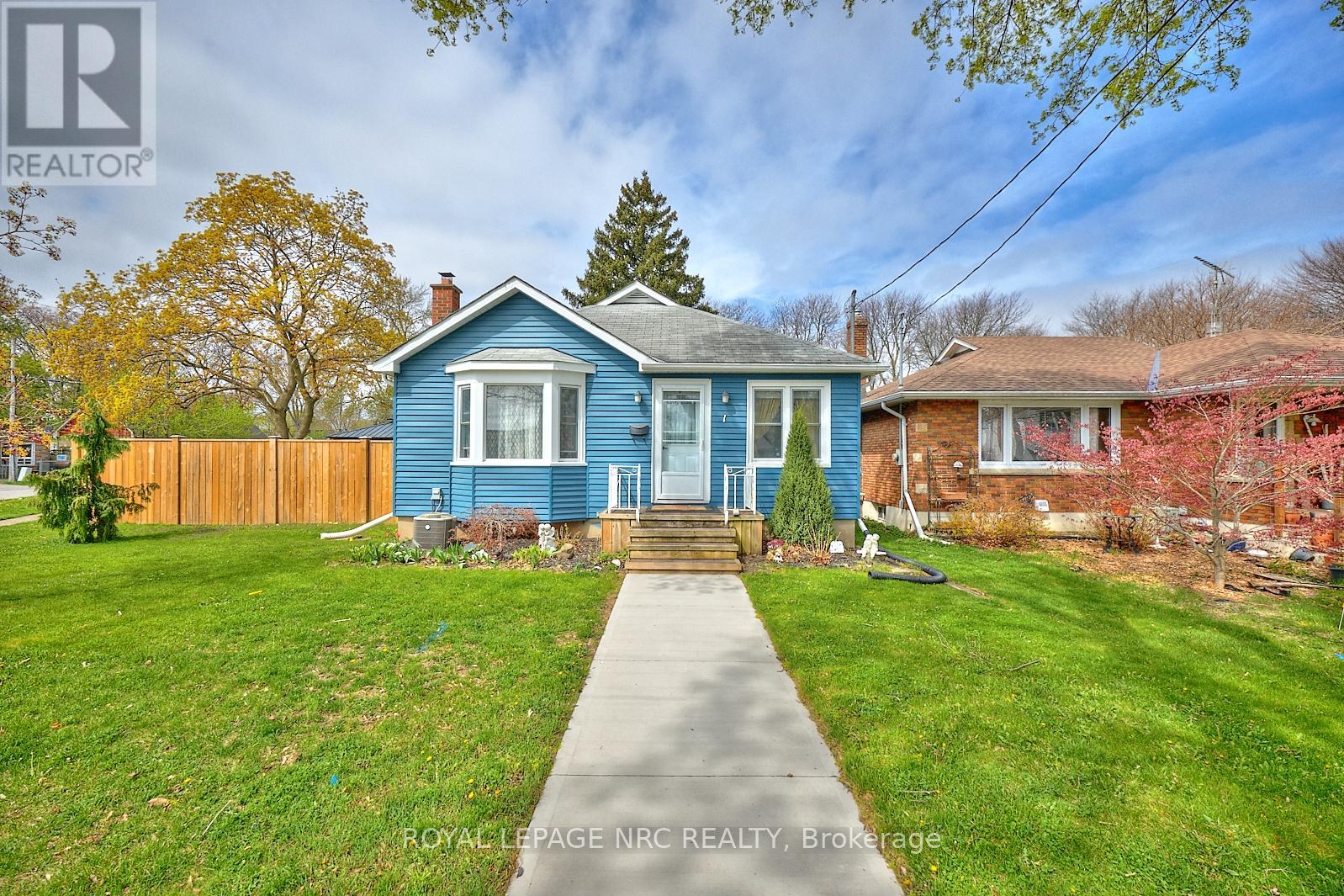 1 Thorndale Avenue, St. Catharines, Ontario  L2R 6A2 - Photo 1 - X12120966