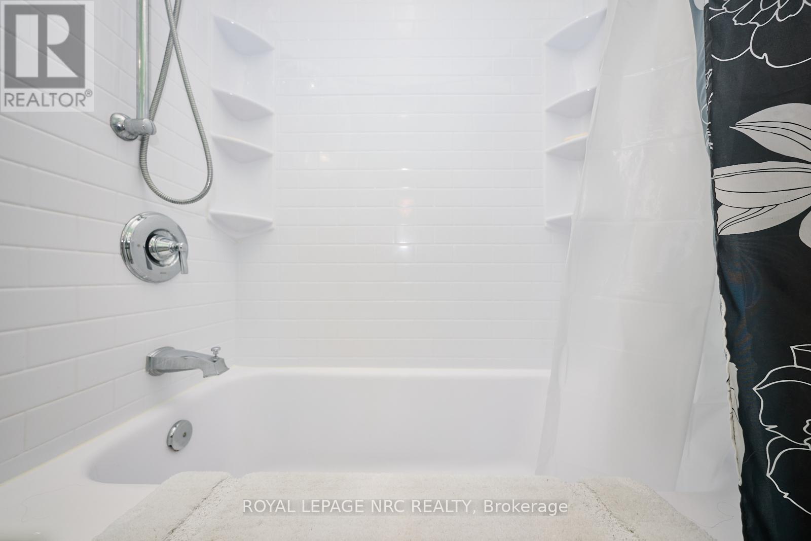 1 Thorndale Avenue, St. Catharines (Haig), Ontario  L2R 6A2 - Photo 21 - X12120966