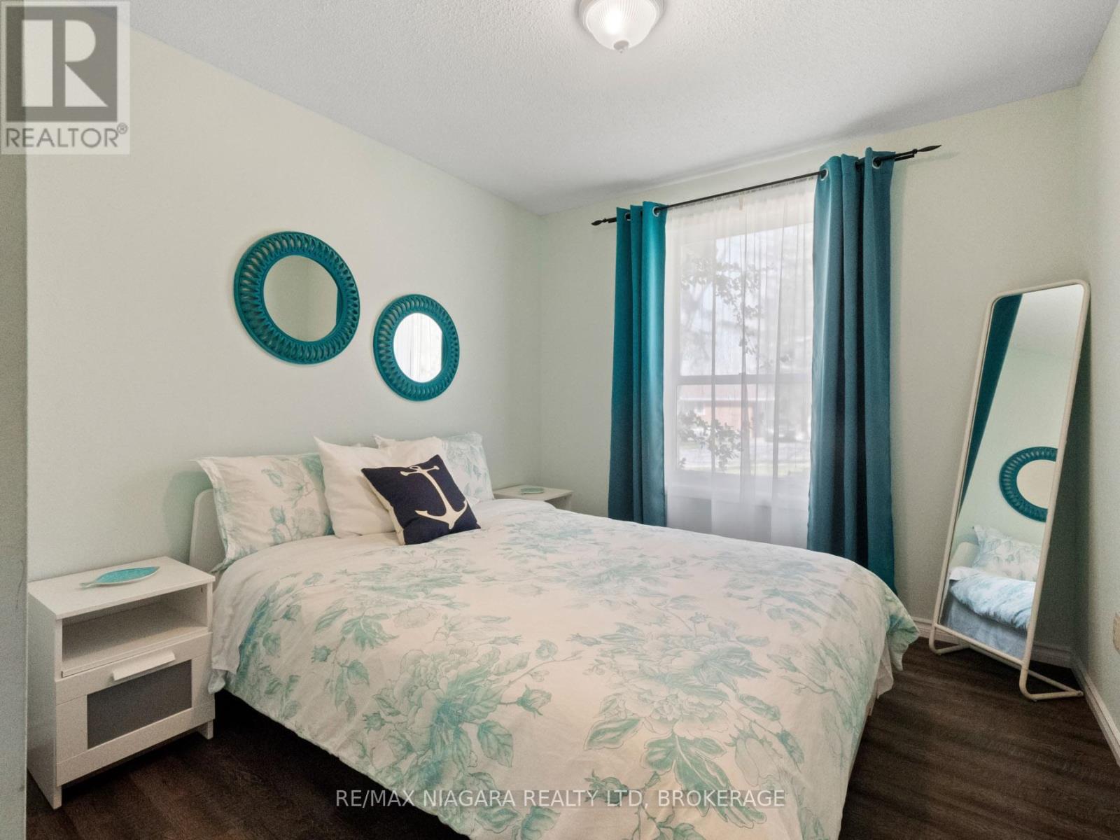 150 Elmwood Avenue, Fort Erie (Crystal Beach), Ontario  L0S 1B0 - Photo 15 - X12121001