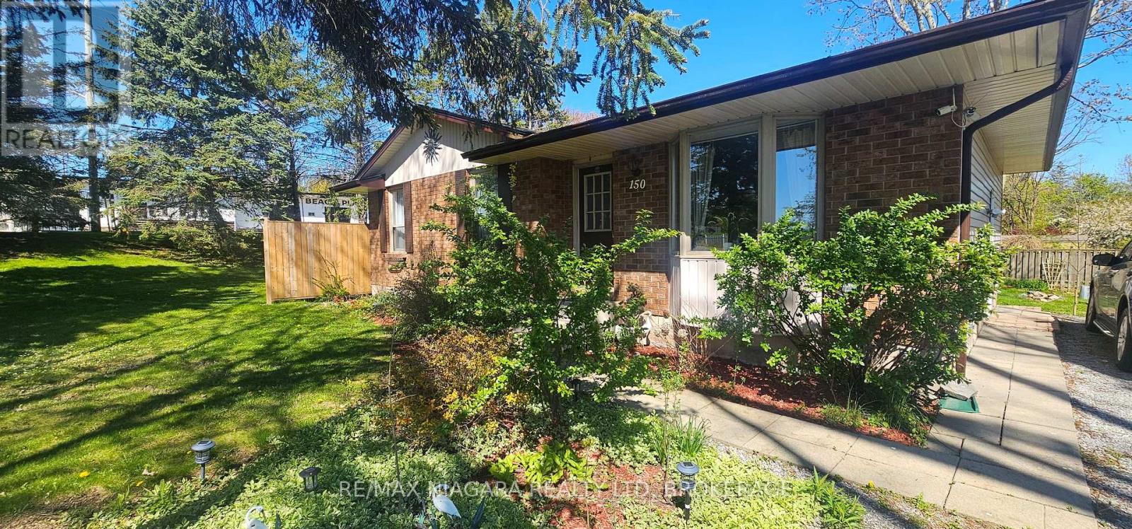 150 Elmwood Avenue, Fort Erie (Crystal Beach), Ontario  L0S 1B0 - Photo 3 - X12121001