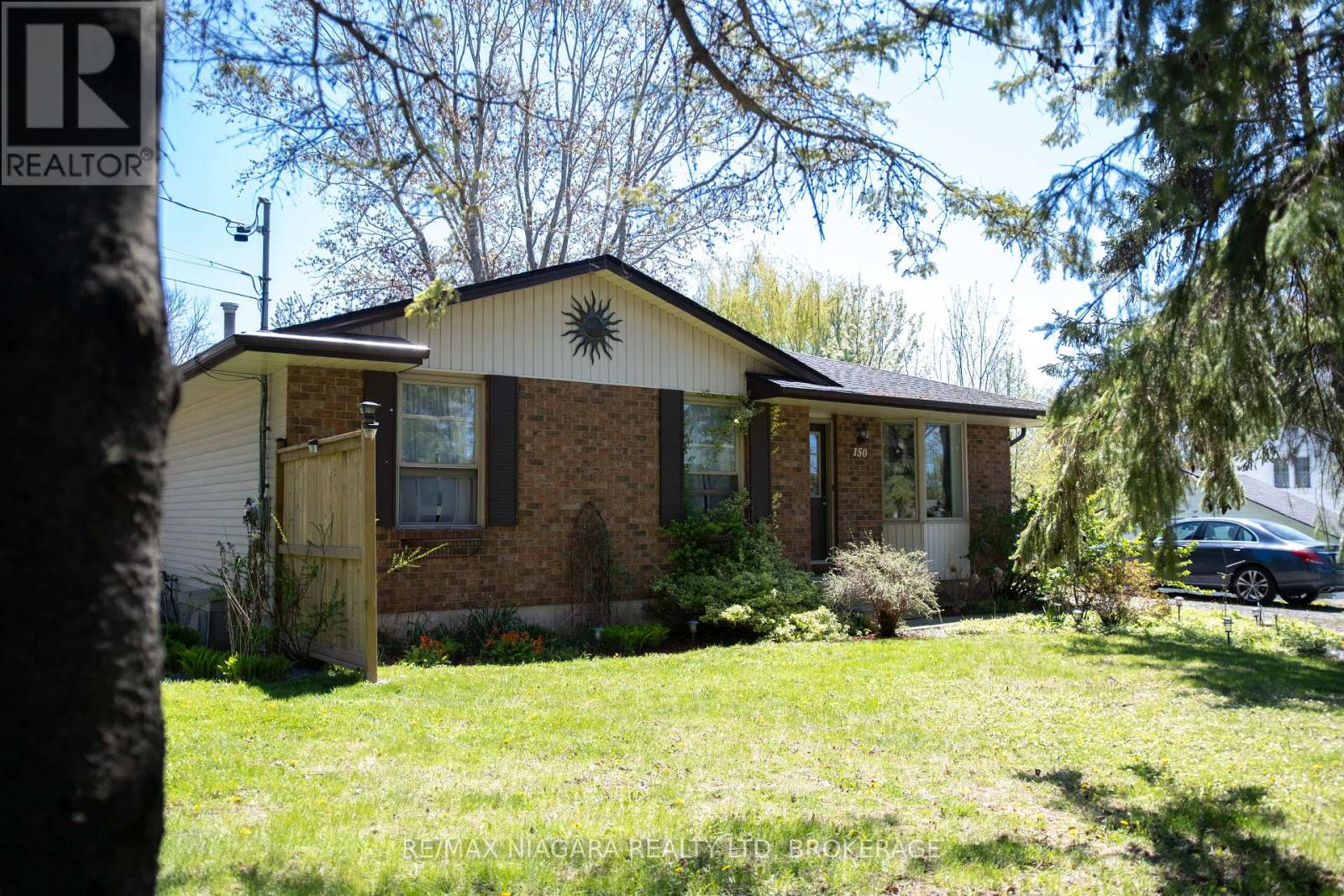 150 Elmwood Avenue, Fort Erie (Crystal Beach), Ontario  L0S 1B0 - Photo 5 - X12121001